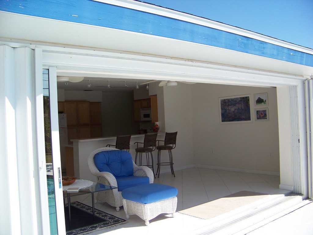 766 42nd Ave Ne - Photo 2 of 19