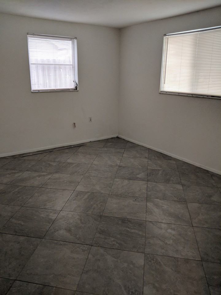 1351 Whitehall Ln - Photo 4 of 27