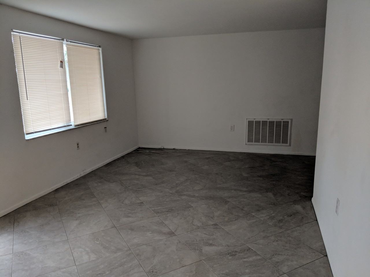 1351 Whitehall Ln - Photo 5 of 27