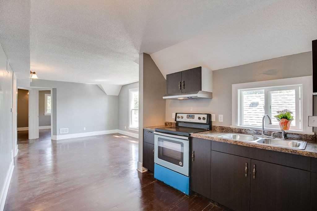 607 Virginia St - Photo 5 of 9