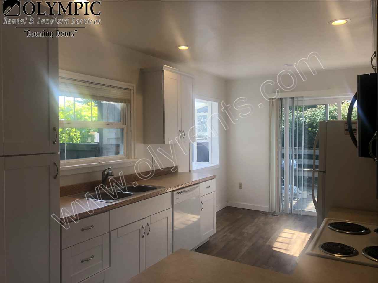 3820 S 9th St - Photo 2 of 9