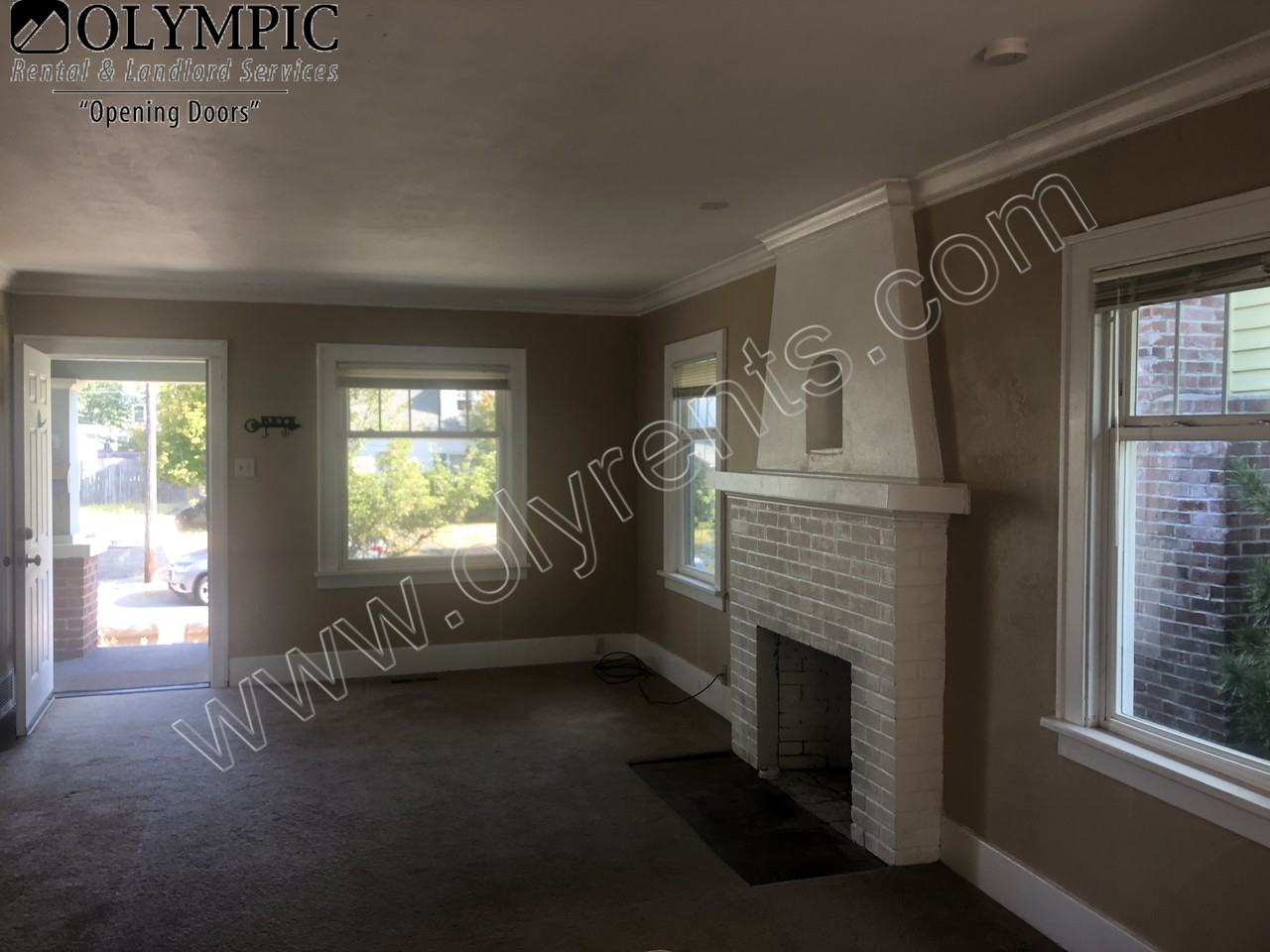 3820 S 9th St - Photo 3 of 9