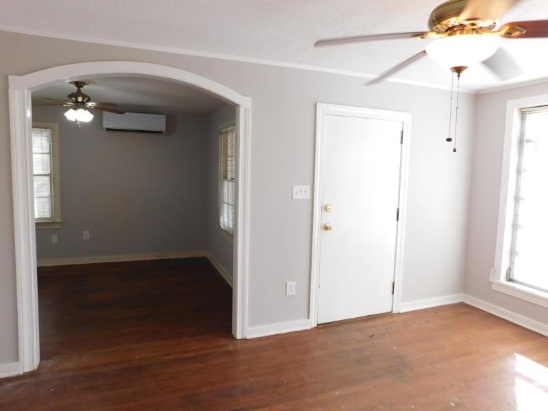 1003 Mamie St - Photo 3 of 18