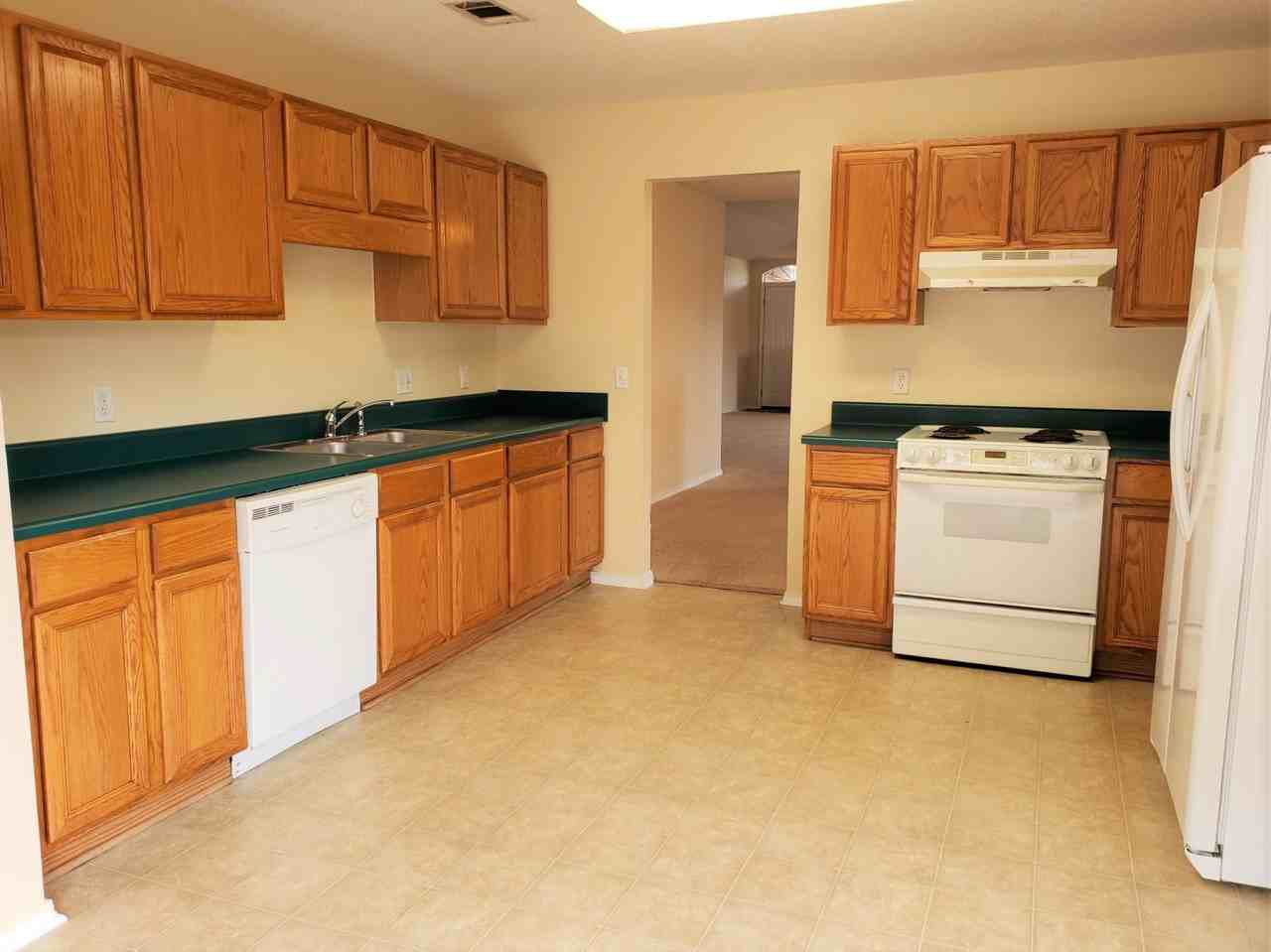 1111 Balsa Ct - Photo 2 of 10