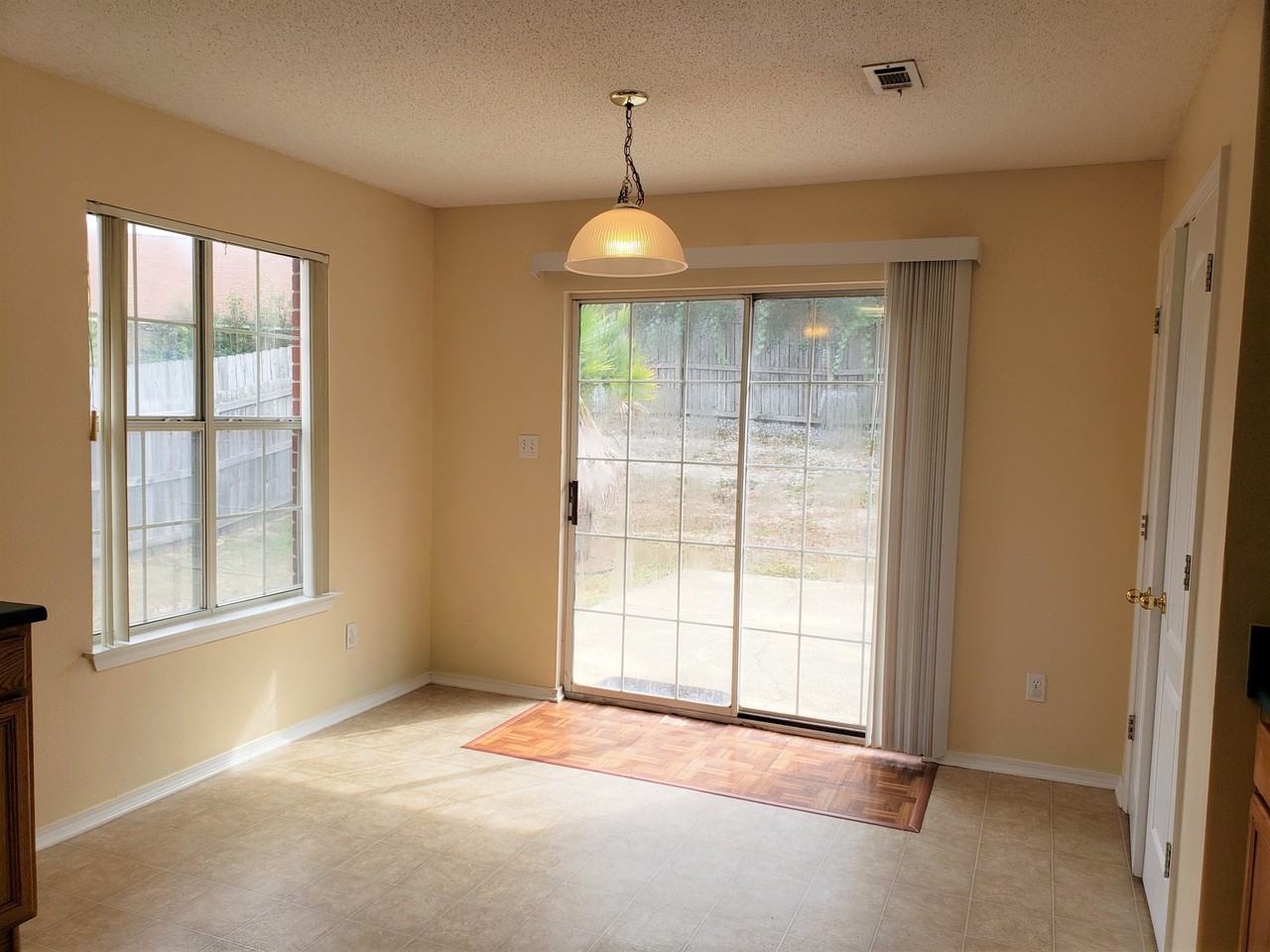 1111 Balsa Ct - Photo 3 of 10