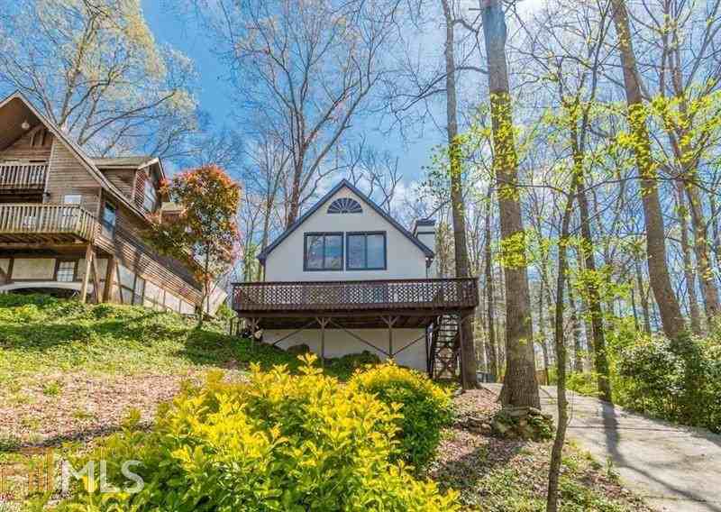8439 Lake Dr - Photo 3 of 36