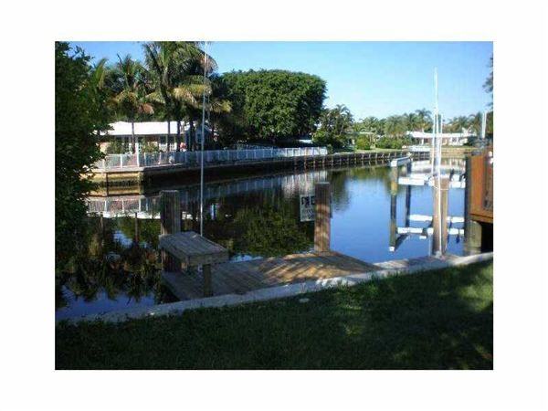 5421 Bayview Dr - Photo 2 of 11