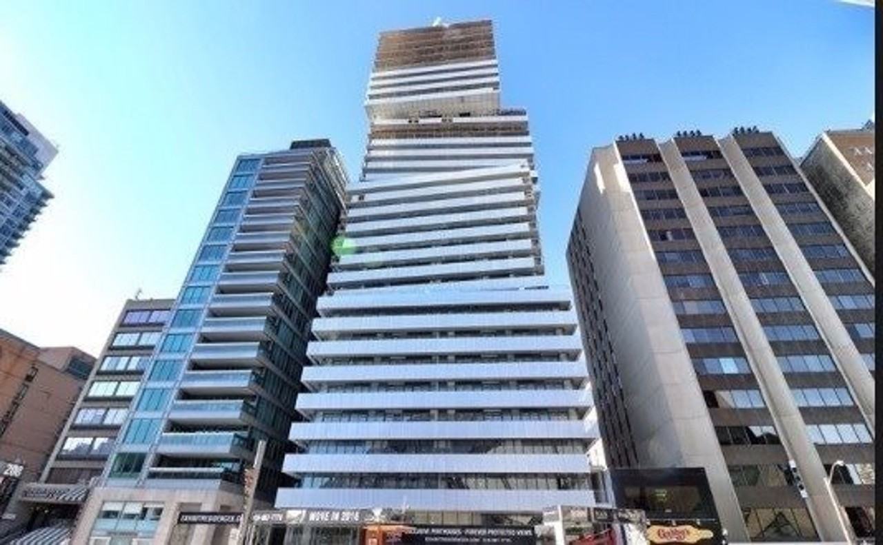 200 Bloor Street West #18