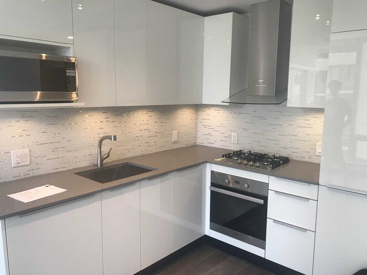 1283 Howe Street #7F