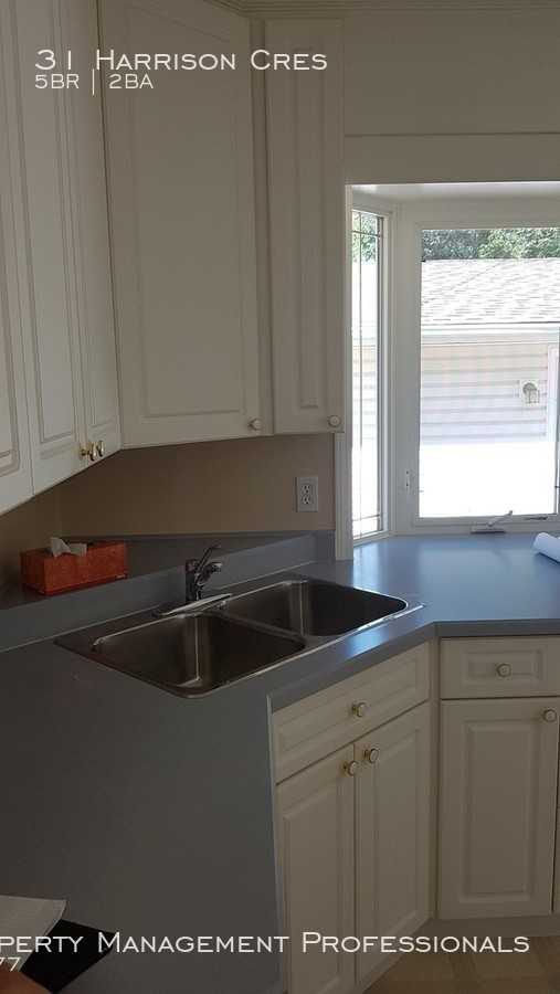 31 Harrison Cres - Photo 3 of 28