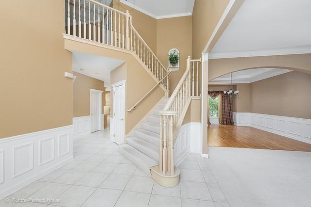 2628 Charlestowne - Photo 3 of 32