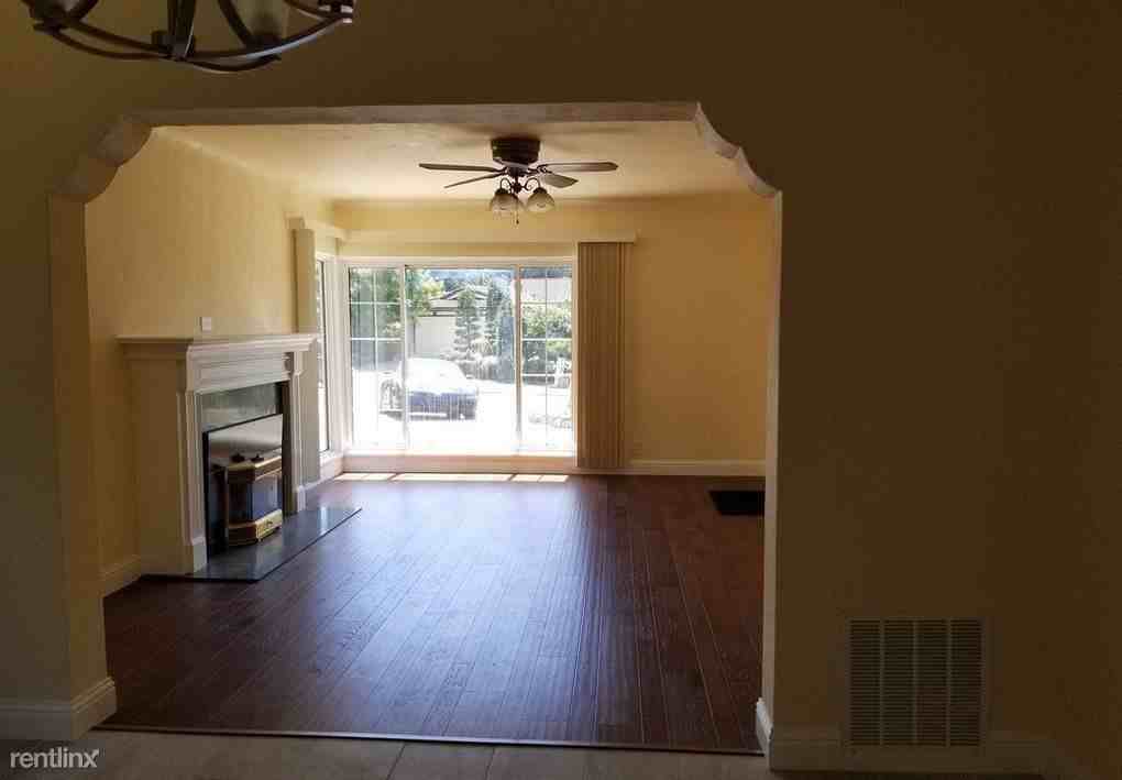 24672 2nd St #201 - Photo 2 of 4
