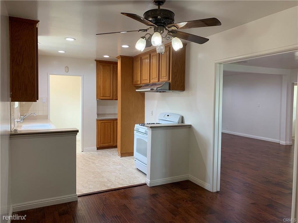 225 N Broadmoor Ave - Photo 2 of 12