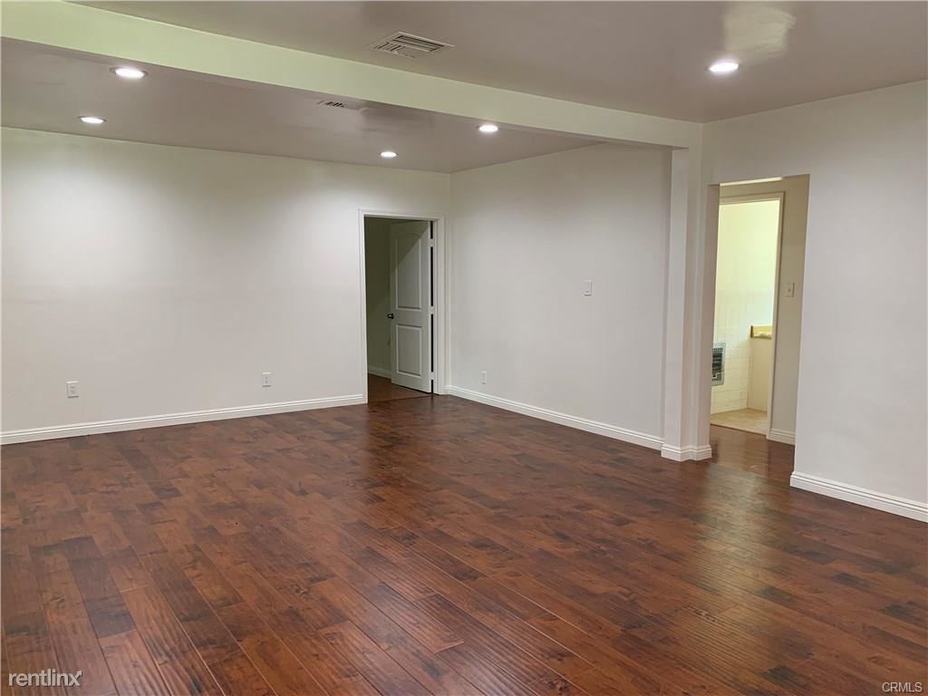 225 N Broadmoor Ave - Photo 3 of 12