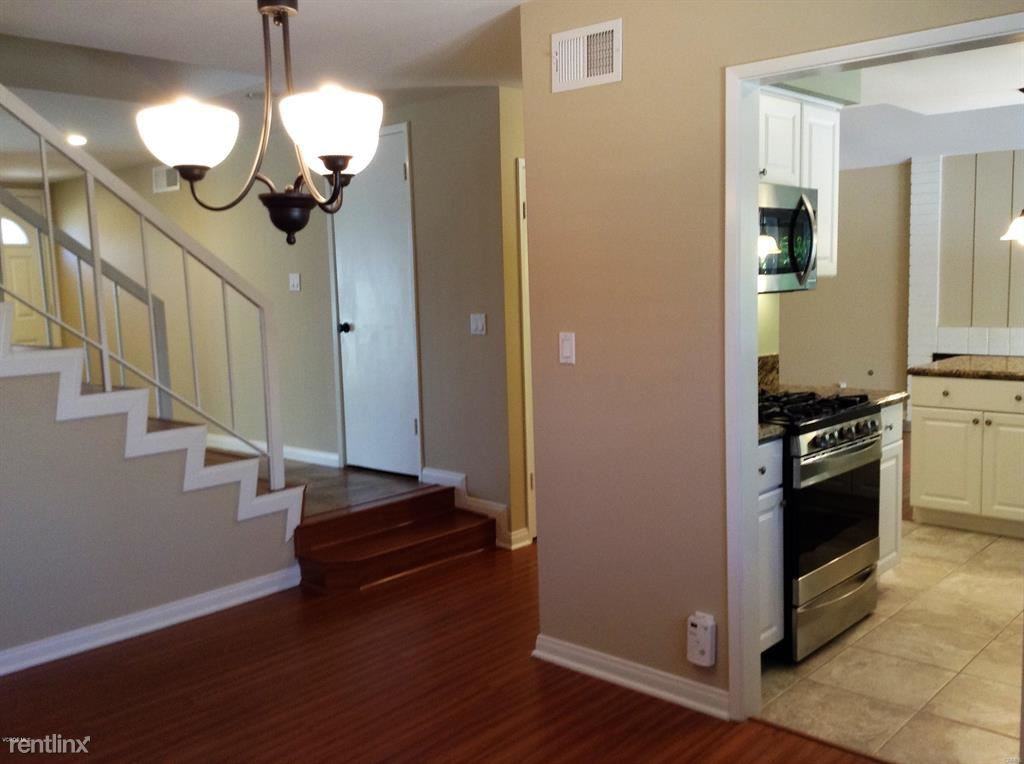 5695 Medeabrook Pl - Photo 2 of 10