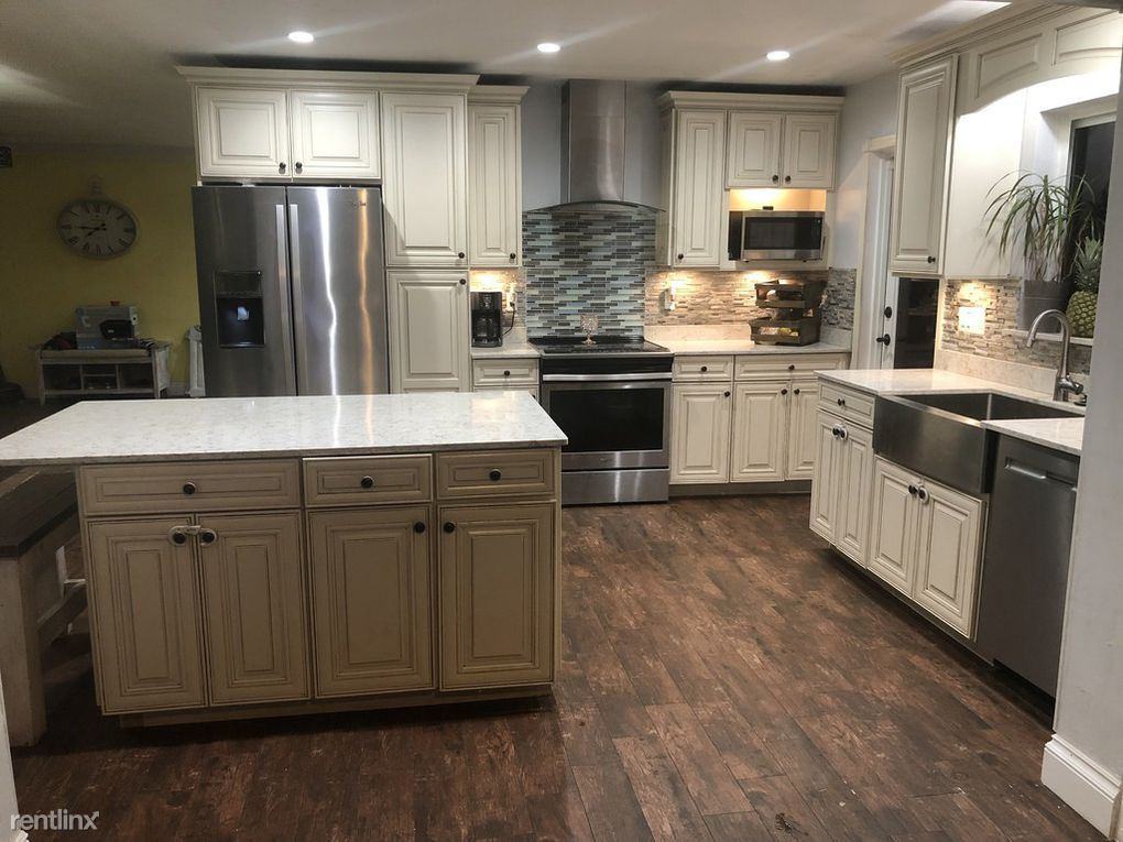2700 Sw 18th St - Photo 2 of 6