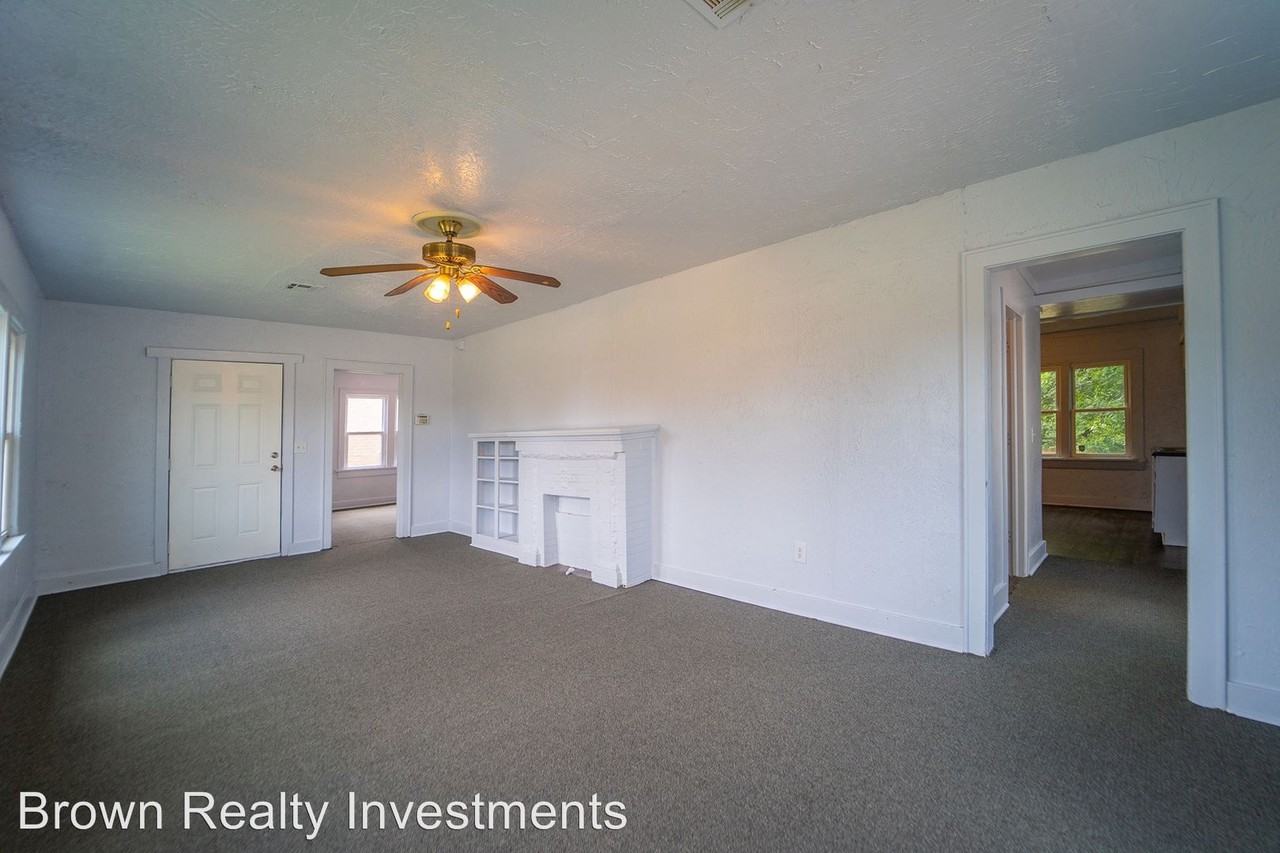 808 Ne 28th St. - Photo 3 of 21