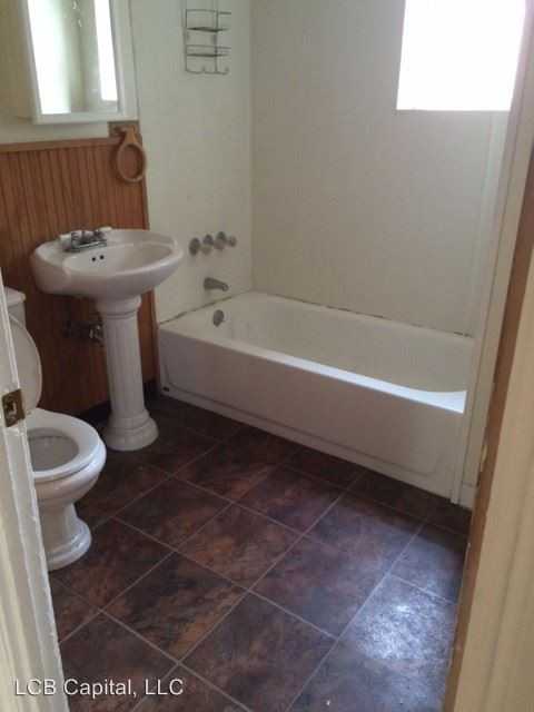 84 Mariner St. 1-8 - Photo 2 of 14