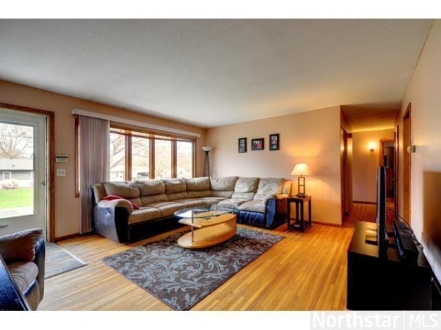 8615 32nd Ave N - Photo 3 of 14