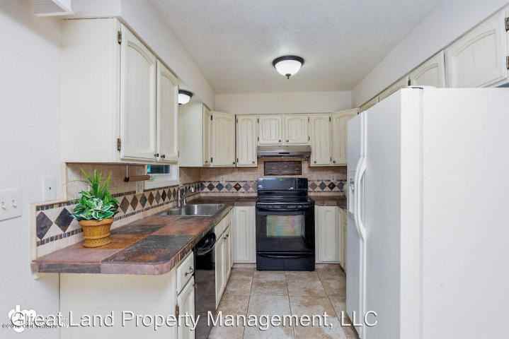 8520 Mentra Circle - Photo 3 of 30