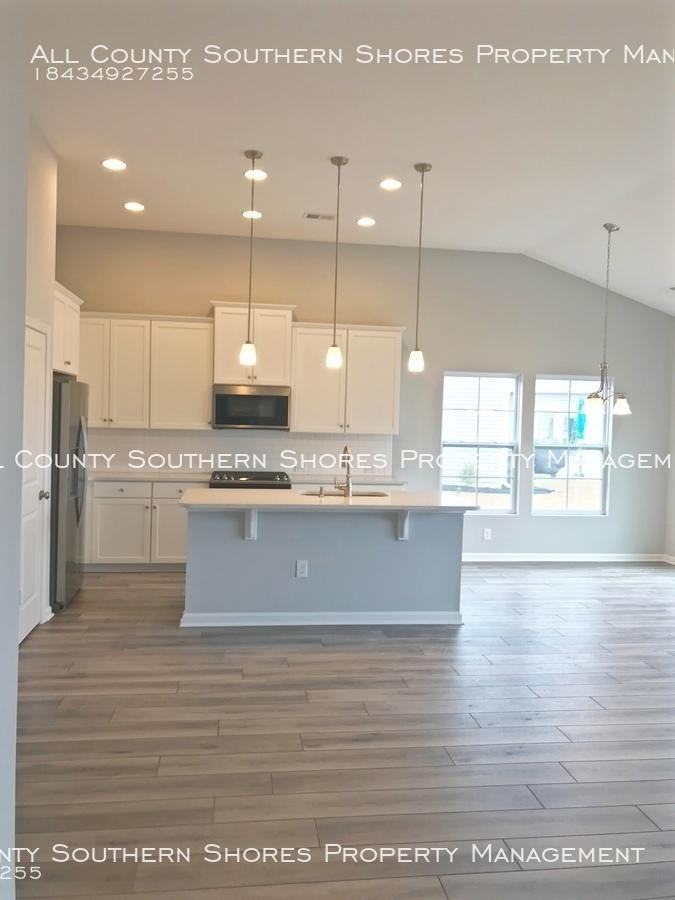 877 Devon Estate Ave - Photo 2 of 26
