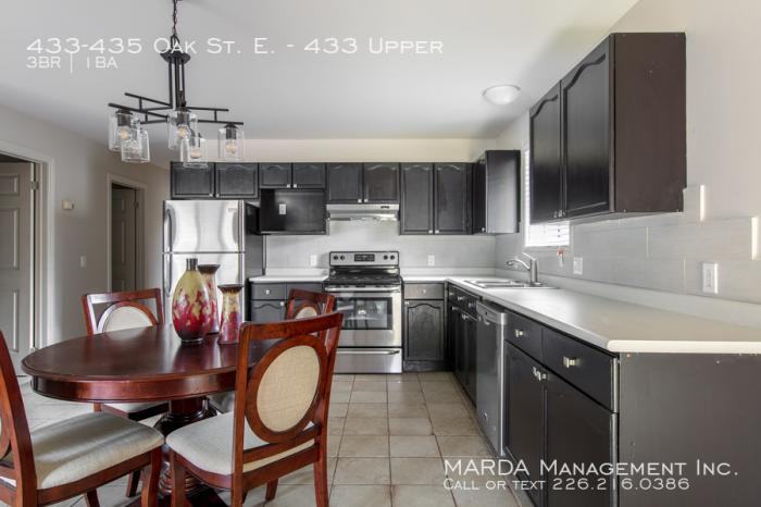 435 433-435 Oak St. E. - Photo 2 of 31