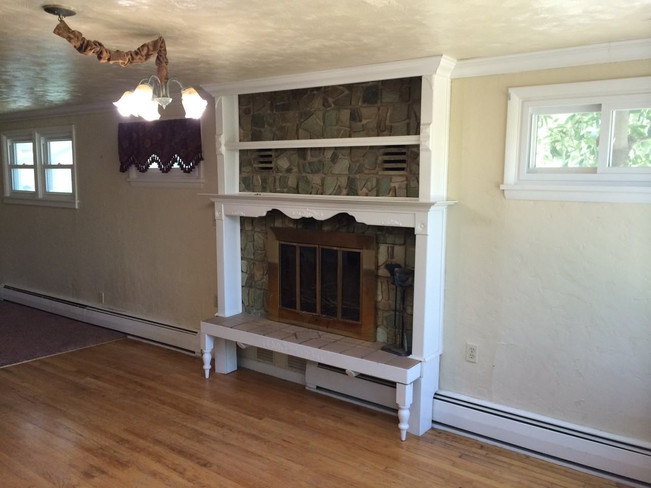 115 E Spring Ave - Photo 3 of 6