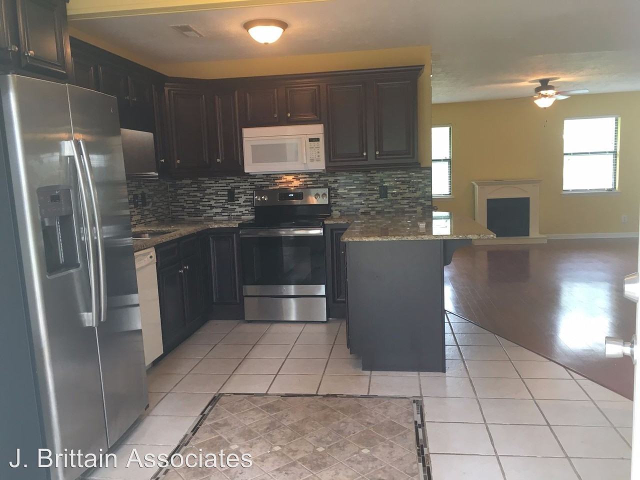 155 Reaves Drive - Photo 3 of 17