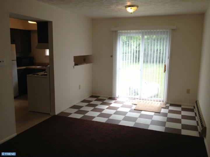 548 Loch Lomond Dr - Photo 3 of 10