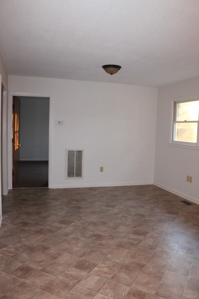 3810-3820 Vanderburg Dr - Photo 3 of 5