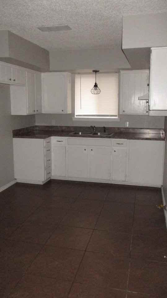 4004 Delaware Trl - Photo 3 of 10