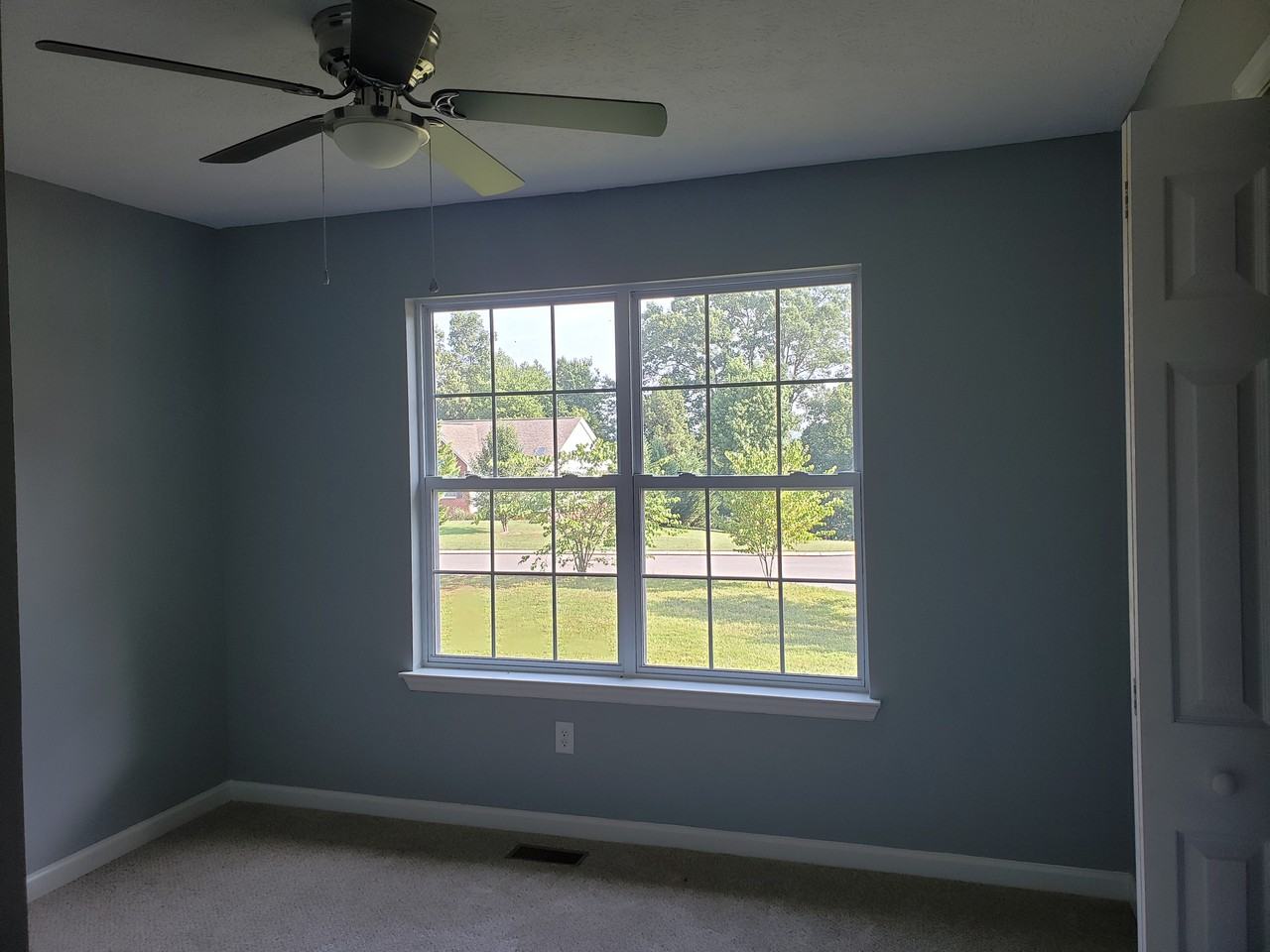 118 Sydney Ln - Photo 2 of 10