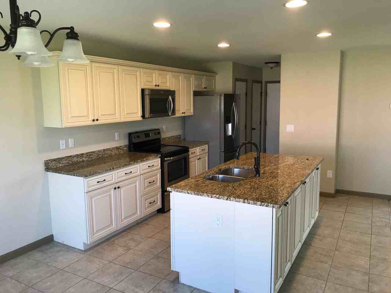 5815 Vanessa Ave - Photo 3 of 10