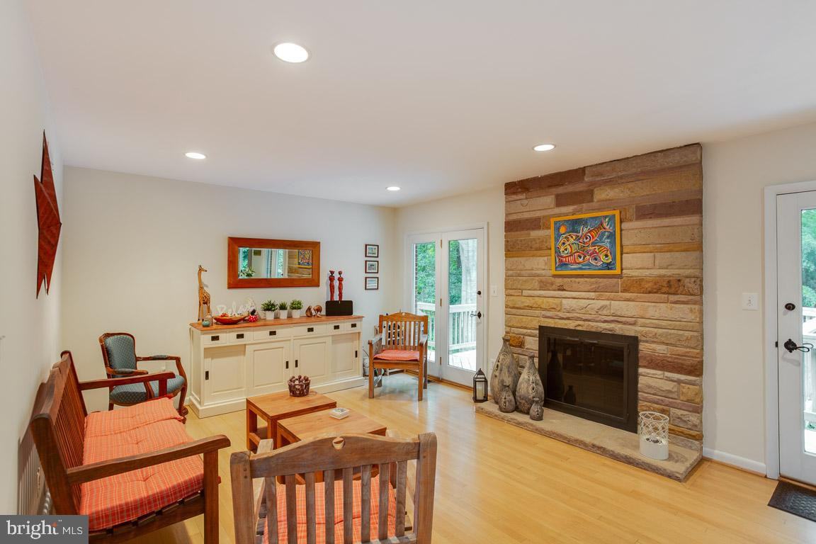 6706 Persimmon Tree Road - Photo 3 of 23