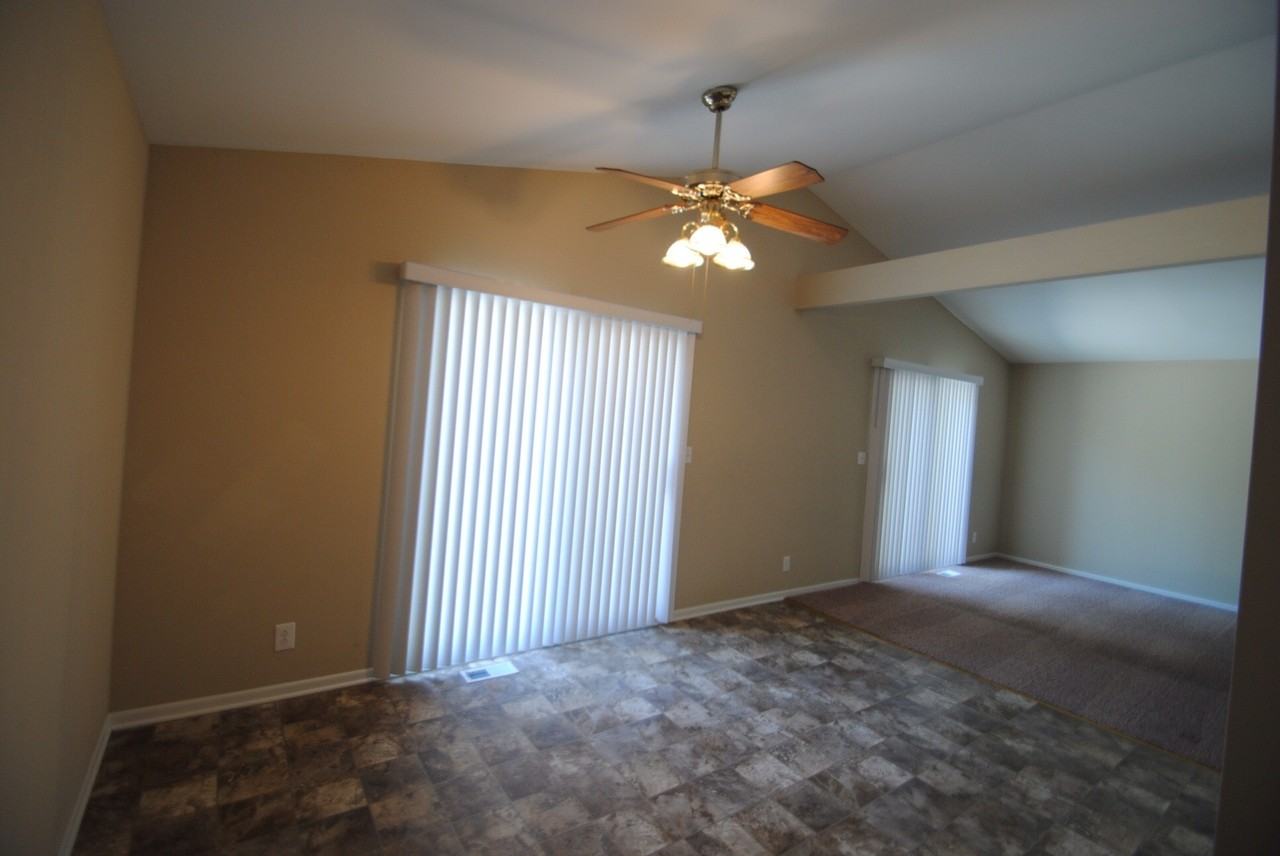167 E Grand Ave - Photo 2 of 14