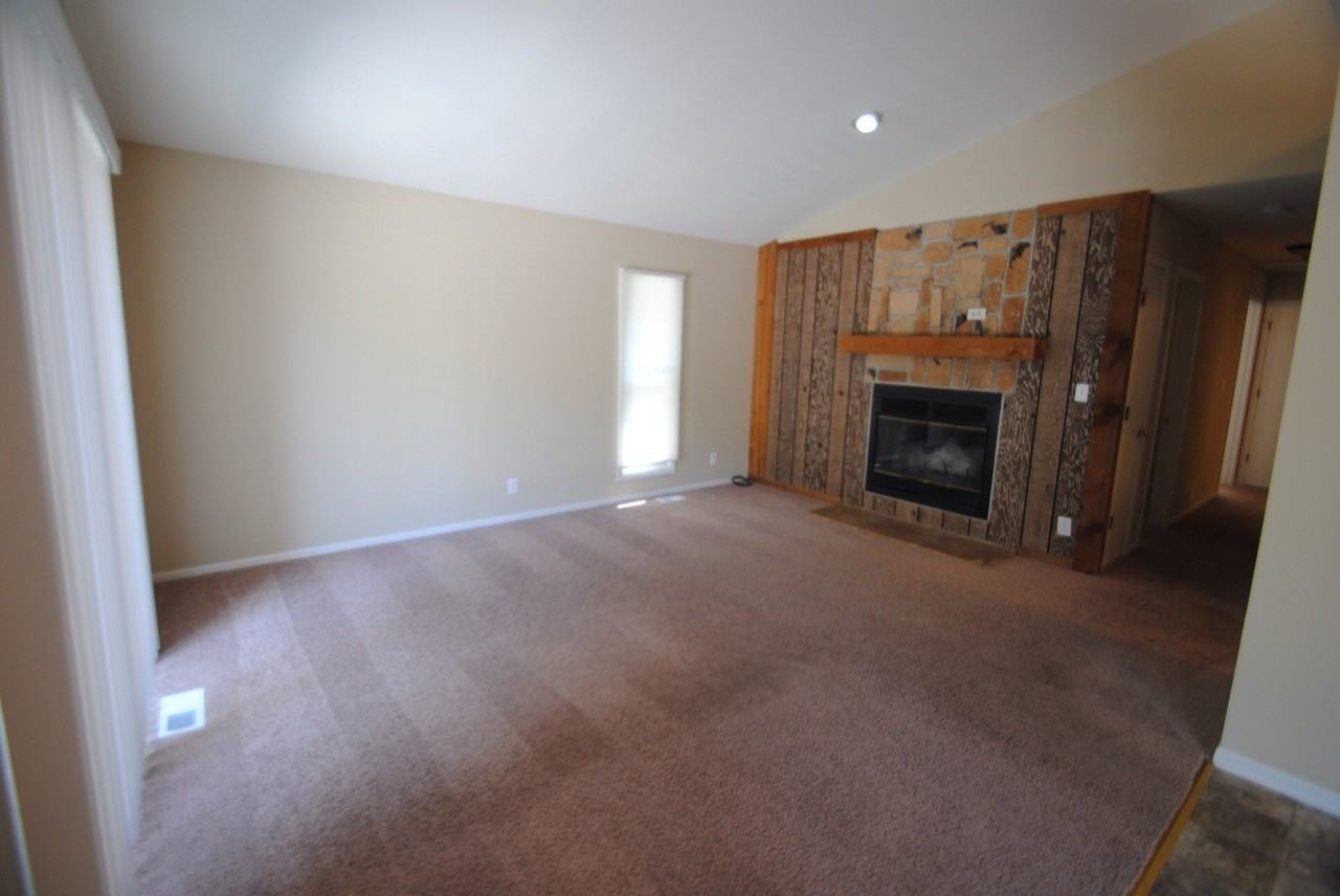 167 E Grand Ave - Photo 3 of 14