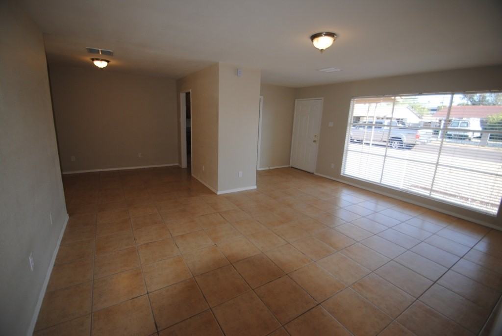 3305 W Mariposa St - Photo 2 of 14