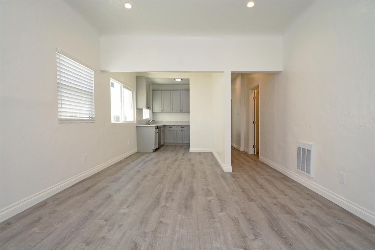 320 West 8th Street - Photo 2 of 14