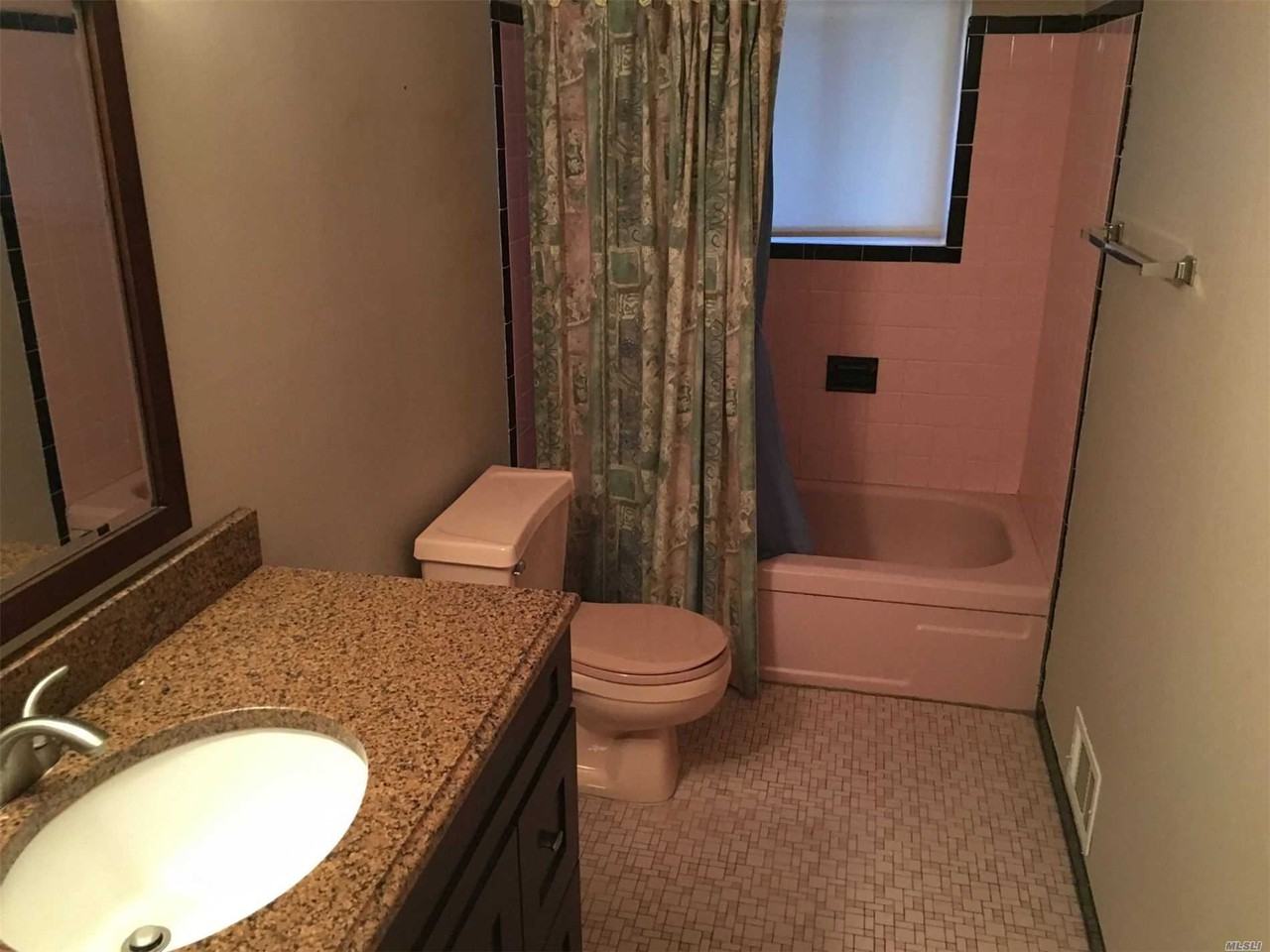 22 Harvest Ln - Photo 3 of 9