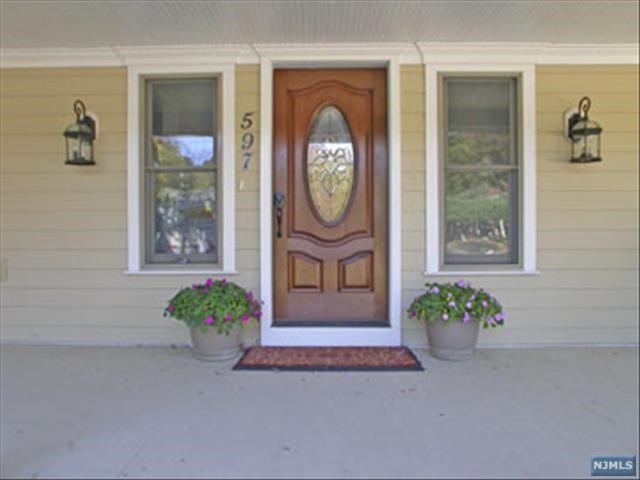 597 Westwood Avenue - Photo 2 of 15