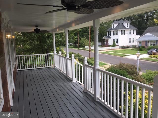 605 Oneida Ave - Photo 2 of 12