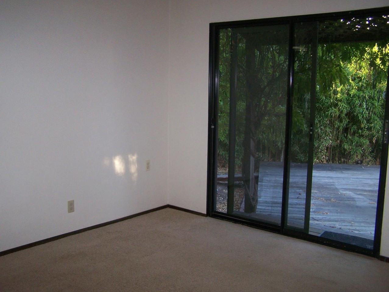 658 Davit - Photo 3 of 11