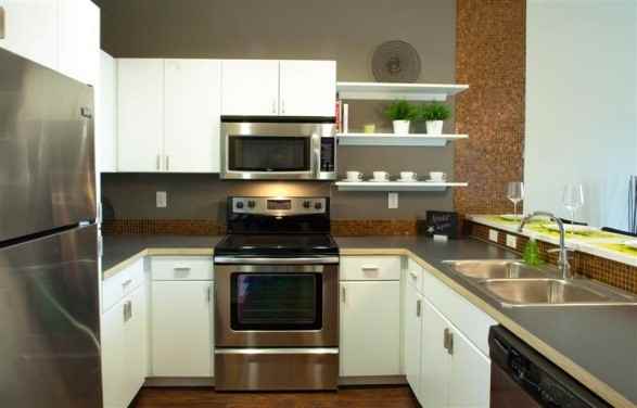 38 Commerce - Photo 3 of 37