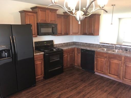 3883 Saddlecrest Drive - Photo 3 of 19