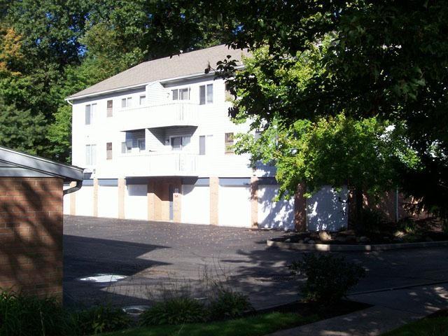 Brookledge Commons and Woodrun Apartments - Photo 2 of 5