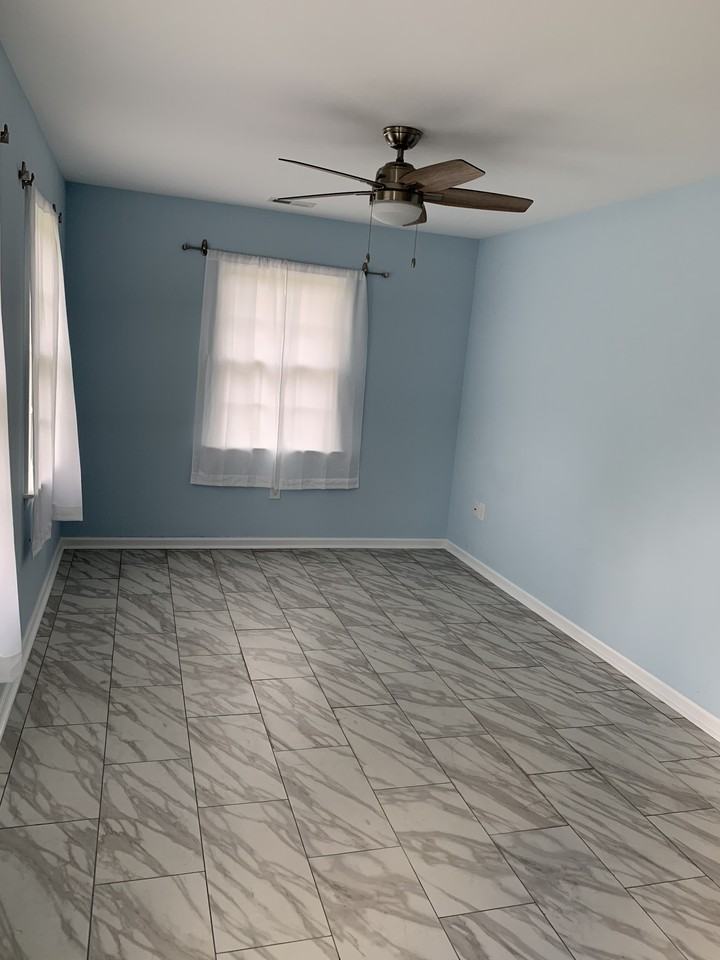 1328 Clyde Rd - Photo 2 of 5