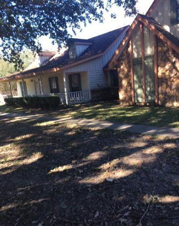 523 Highland Drive - Photo 2 of 10