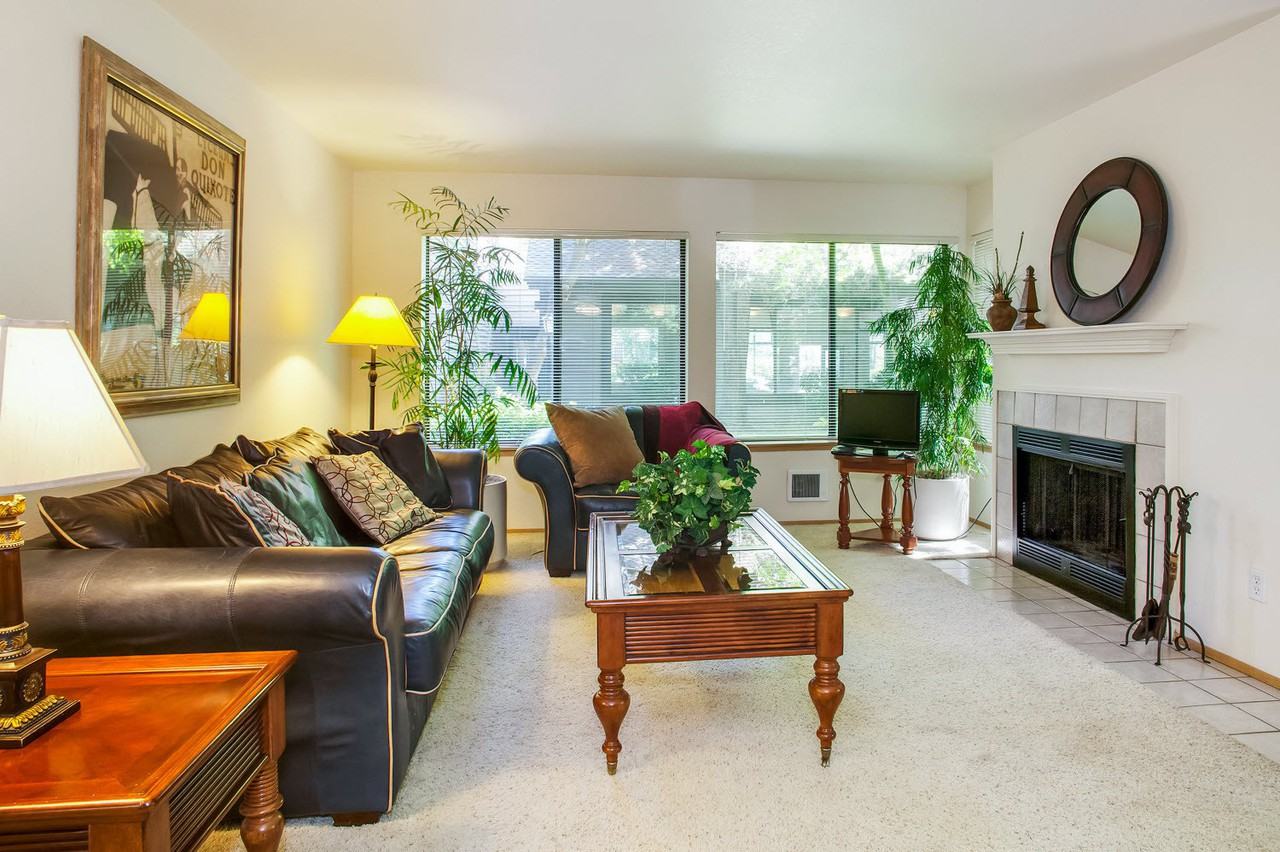 Oswego Pointe 5033 Foothills Rd, Lake Oswego, OR 97034 Apartment