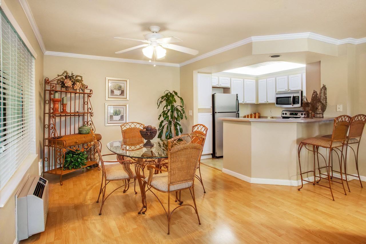 Oswego Pointe Apartments 5033 Foothills Rd, Lake Oswego, OR 97034