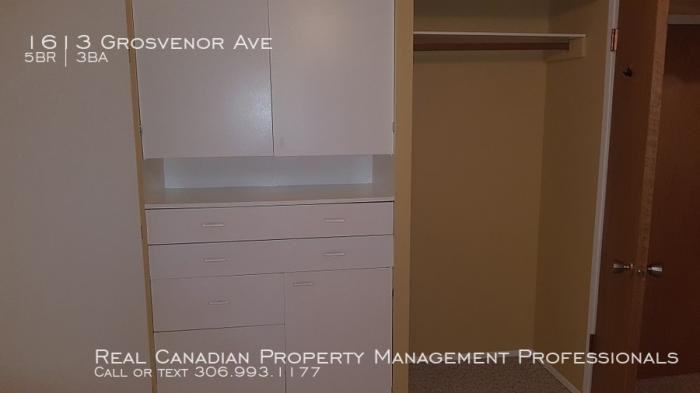 1613 Grosvenor Ave - Photo 2 of 48